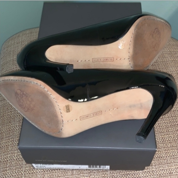 ♡♡ Vince Camuto Black Stiletto Heels | Vegan Leather 8½ - Picture 6 of 8
